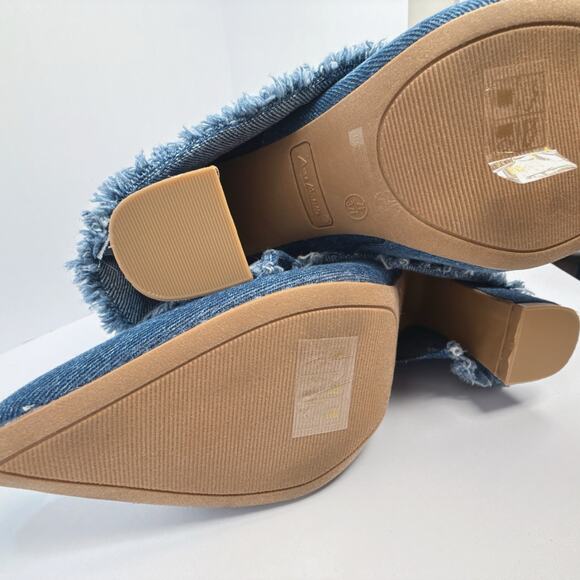 Anne Michelle Kenon | Blue | 7.5 - Picture 7 of 10